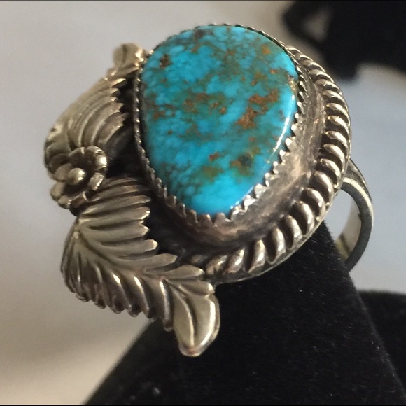 Vintage Sterling Native American Turquoise Ring - Picture 4 of 6